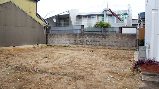 2. 大津市にお住まいのM様が、「老朽化した実家を“更地渡し”で売却し、想定以上の価格で手放せた事例」