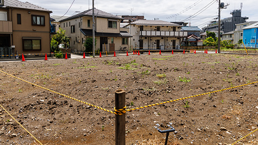 2. 大津市にお住まいのM様が、「放置していた相続不動産を更地にして売却した事例」